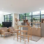 Shizuka House